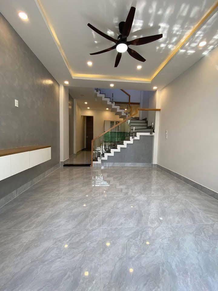 NHÀ 2 TẦNG - MÁI BTCT - MỚI XÂY ĐƯỜNG 8 LONG PHƯỚC - 3,79 TỶ